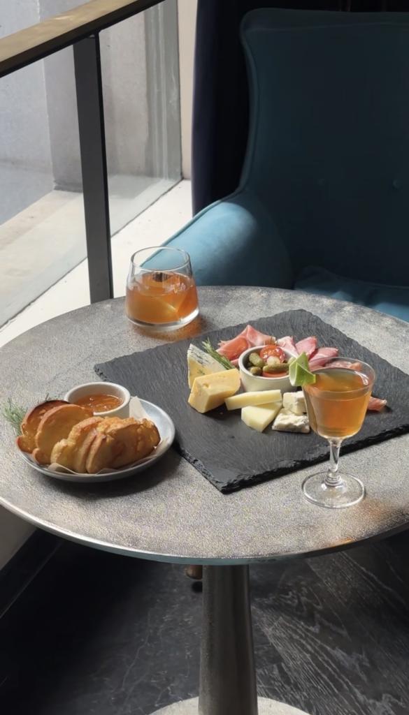 CT-US-Kimpton-Gray-Hotel-4