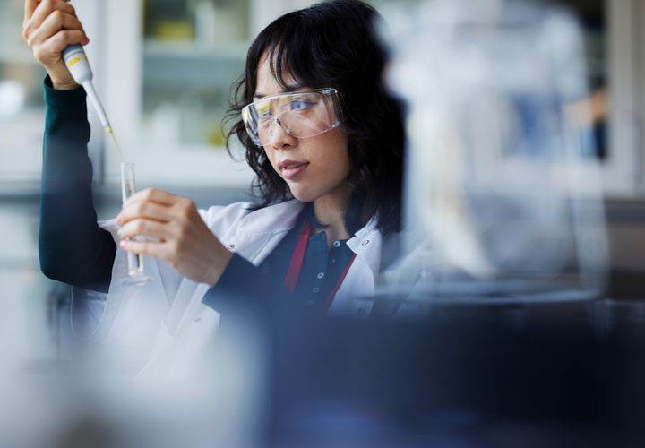 hw-corporate-travel-agent-customer-story-life-sciences