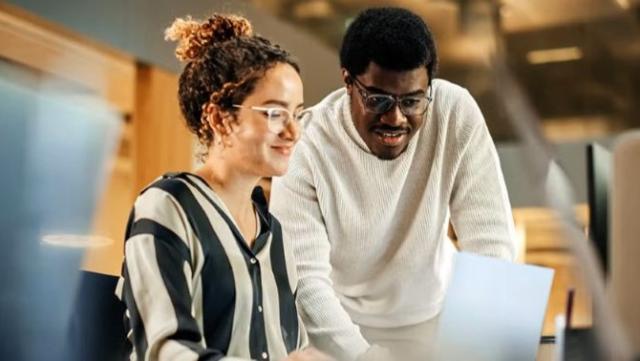 CT-Industry-expertise-technology-travel-670x378