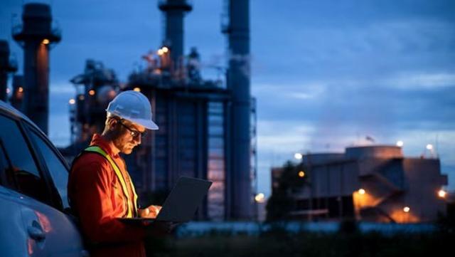 CT-Industry-expertise-oil-and-energy-travel-670x378